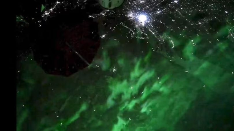 L'ISS capture une éblouissante aurore d'un vert captivant ! - Incroyable vidéo d'un astronaute