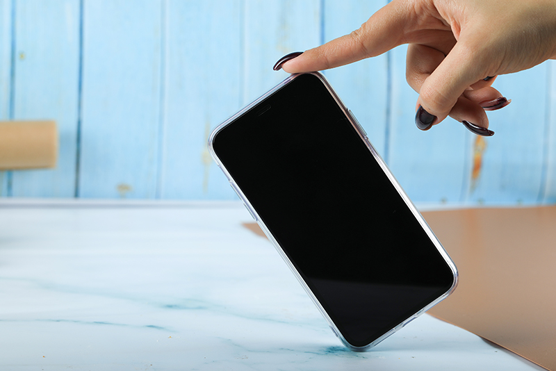 Le Galaxy S25 Edge remplace le verre par un matériau plus léger