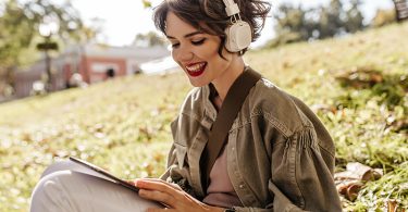 ElevenLabs AI transforme vos livres en audiobooks gratuits en quelques minutes