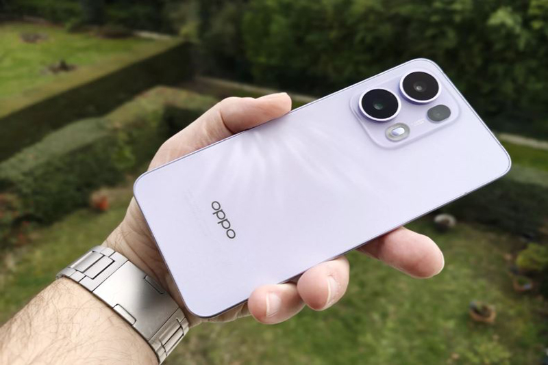 L'Oppo Reno 13 Pro intègre une caméra zoom 3,5x impressionnante à un prix milieu de gamme