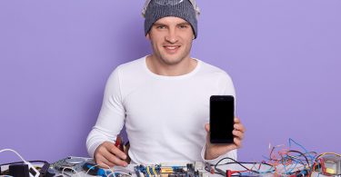 L'iPhone 17 pourrait enfin remédier à la parcimonie d'Apple en matière d'écrans innovants