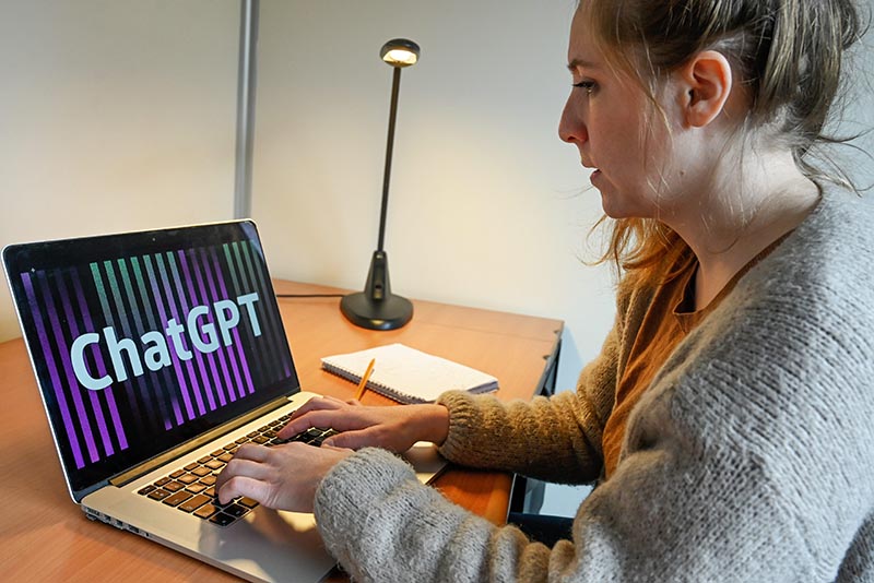 ChatGPT décrypte les photos avec une expertise surpassant celle d'un critique d'art et d'un enquêteur réunis