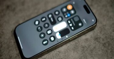 Une image fuite révèle la finesse potentielle de l'iPhone 17 Air face à l'iPhone 17 Pro
