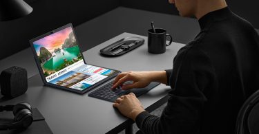 Cet ordinateur portable pliable, éblouissant et multitâche est un rêve, mais le processeur le freine considérablement