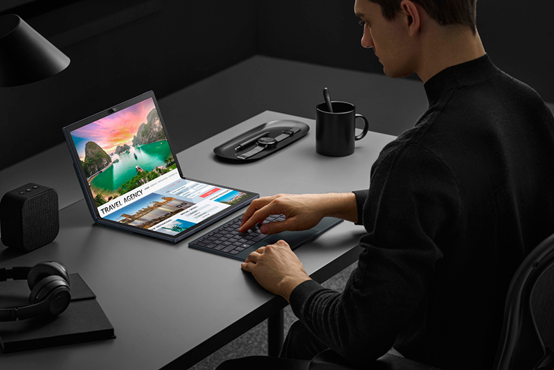 Cet ordinateur portable pliable, éblouissant et multitâche est un rêve, mais le processeur le freine considérablement