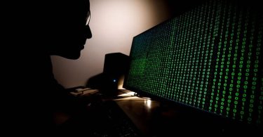 L'homme britannique à l'origine du groupe de hackers IntelBroker accusé d'avoir volé des millions