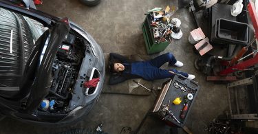 12 Caractéristiques Discrètement Abandonnées par les Constructeurs Automobiles Modernes