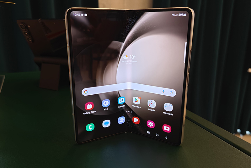Une fuite révèle le nom et la date de lancement du Samsung tri-fold