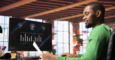 Python continue de prospérer malgré les réductions de financement