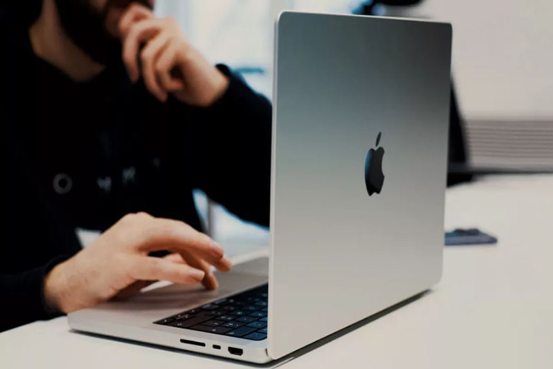 Apple promet la puissance du MacBook Pro avec l'iPhone Air réalité ou illusion