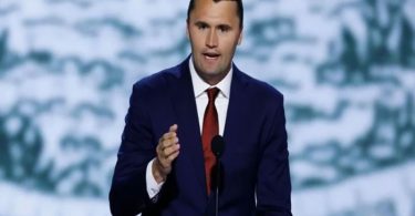 Au cœur du service commémoratif dans la mégachurch de Charlie Kirk
