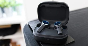B&O dévoile ses écouteurs les plus prestigieux avec un son inégalé et une technologie de batterie révolutionnaire – préparez-vous pour le prix