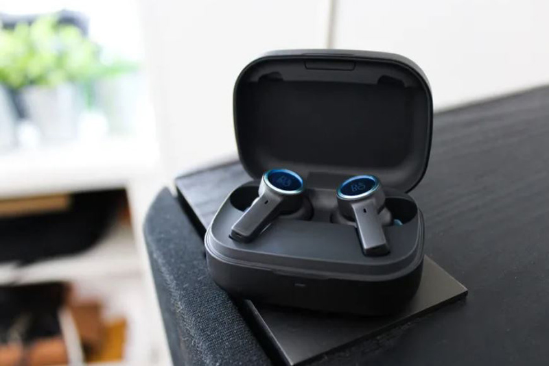 B&O dévoile ses écouteurs les plus prestigieux avec un son inégalé et une technologie de batterie révolutionnaire – préparez-vous pour le prix