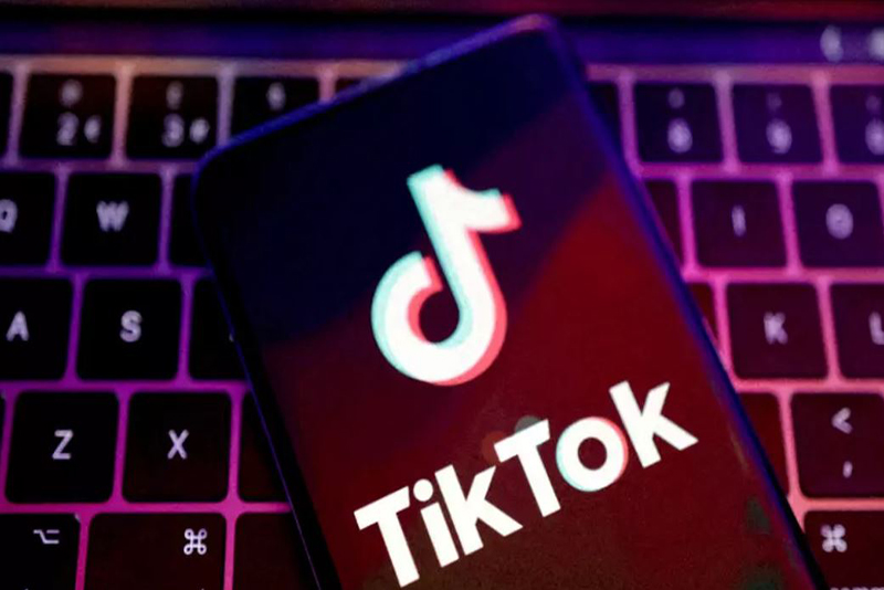 Le Nouveau Réseau Social d'OpenAI Un TikTok Réinventé en Flux d'Actualités IA