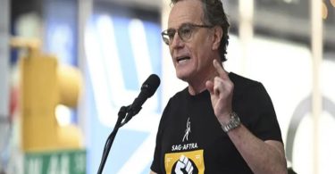 Bryan Cranston et le SAG-AFTRA obtiennent une écoute d'OpenAI sur leurs inquiétudes liées aux deepfakes