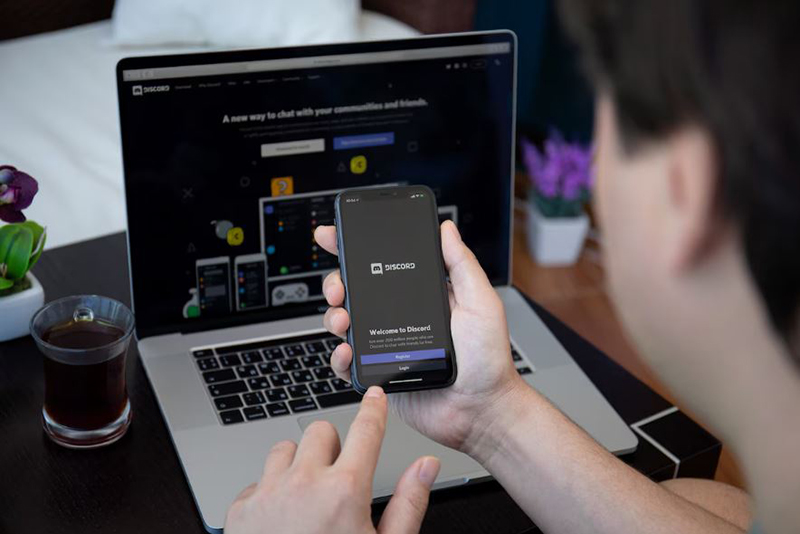 Discord piraté vol de cartes bancaires et d'identités en ligne